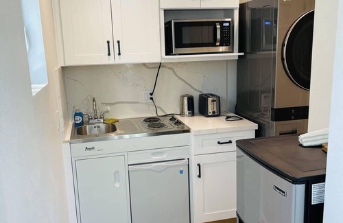 Crescent Park Apartment | 1.7 miles from Stanford University