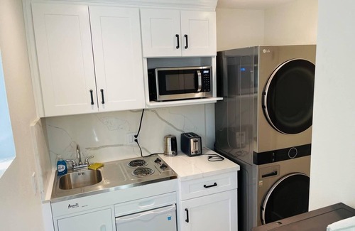 Crescent Park Apartment | 1.7 miles from Stanford University