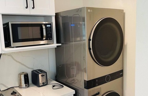 Crescent Park Apartment | 1.7 miles from Stanford University