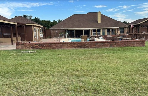 Krugerville House | 1 Acre property with multiple funs