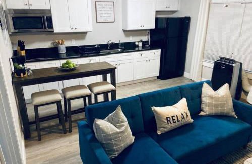 Historic Downtown Kissimmee Apartment | 1 BD Apt close to Disney/Universal/Shopping/Dining