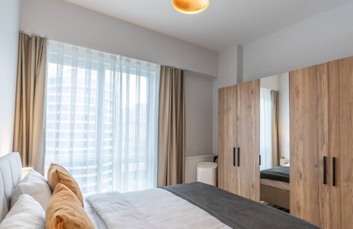 Kagithane Apartment | 1-Bdr Apt with View /Pool/GYM Near Airport Metro