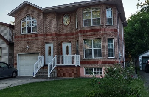 Hamilton Apartment | 1-bdrm apartment, 3 min walk to McMaster, professor's house