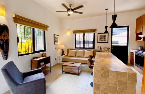 San Antonio Tlayacapan House | 1 Bdrm Guesthouse - Walk to Everything - Roof Top Patio-bbq - Short Stay Welcome