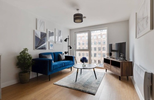 Leeds Apartment | 1 Bed Apartment in a Converted Mill With Parking