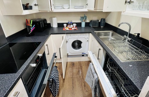 Ealing Apartment | 1-Bed Apartment in Ealing, 3 mins from station
