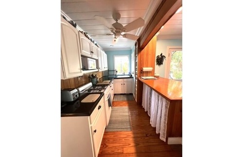 Treasure Cay Apartment | 1 Bed APT. by Beach, AUTO GENERATOR and WATER CISTERN