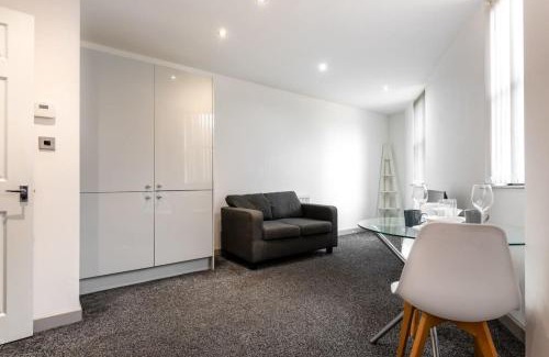 Halifax Apartment | 1 Bed Budget Friendly Flat in Central Halifax
