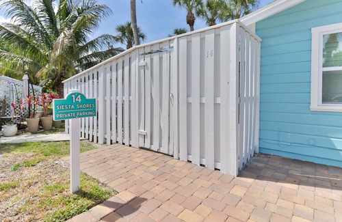 Siesta Key Condo | 1 Bed Cottage, Full Remodel, Beach Access #7, Walk to Village 5 min, 2 AC UNITS!