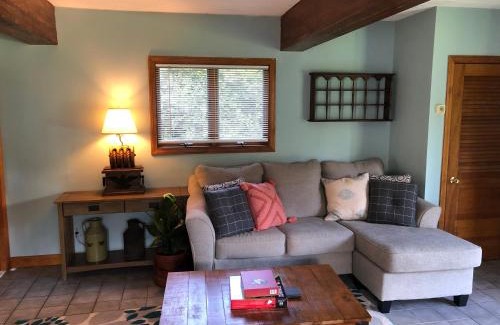 Westport House | 1 bed cottage, partial waterviews & water access
