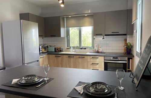 Kaligata House | 1 Bed Flat - Sleeps 2 - Parking - Wifi