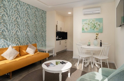 Monte Apartment | 1-bed Garden Apt 3 in character Babosas Village