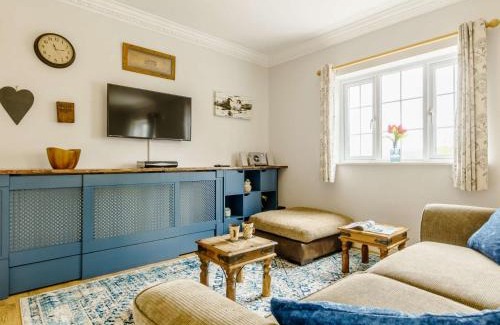 Cwmbach Apartment | 1 Bed in Aberdare 82906