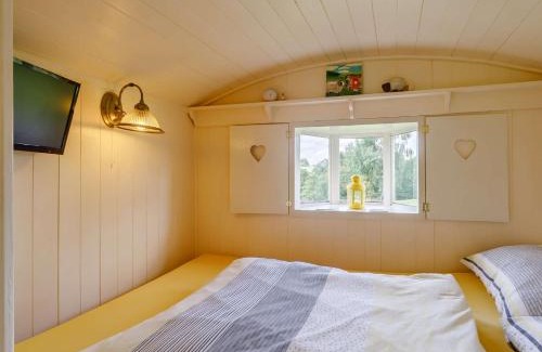 Wing House | 1 Bed in Easton 56742