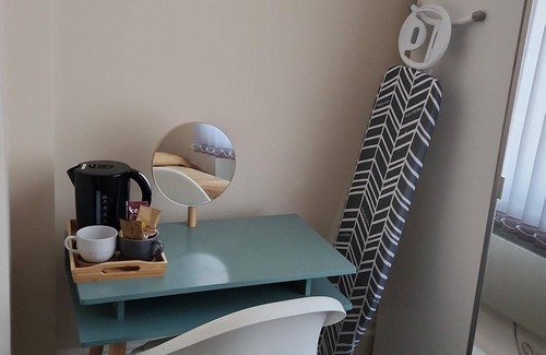 Wolverhampton Apartment | 1 Bed - Sleeps 4 - Wolverhampton City Centre