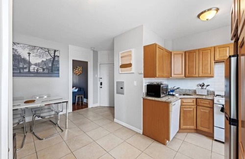 Hoboken Apartment | 1 Bedrm Apt Full kitchen - 15 min to Manhattan!