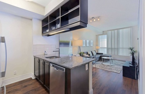 Etobicoke Apartment | 1 Bedroom/1 Bathroom Suite