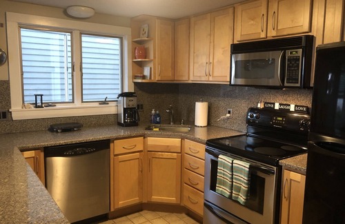 York Beach Condo | 1 Bedroom, 1 Full Bathroom, Open Concept Kitchen/living Room Overlooking Beach