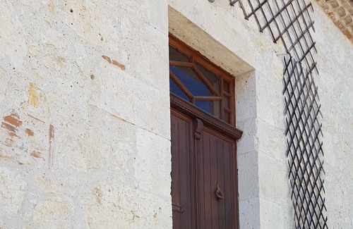 Saint-Loup House | 1 bedroom 2 pers. pool wifi - quiet - security, beautiful park and pool