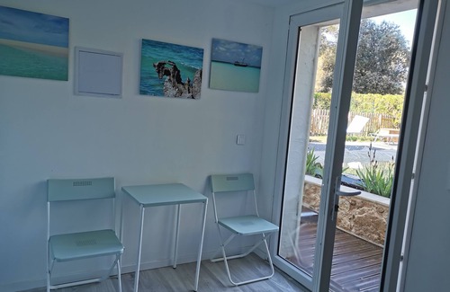 La Roque-d'Antheron Apartment | 1 Bedroom Apartment in La Roque-d'AnthÃ©ron