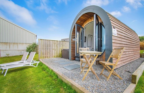 Gwbert Cottage | 1 bedroom accommodation in Gwbert on Sea