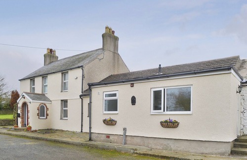 Caergeiliog Cottage | 1 bedroom accommodation in Caergeiliog, near Holyhead