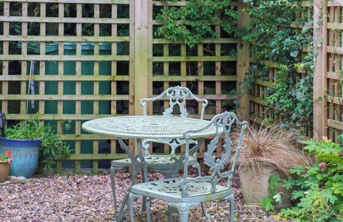 Lea Cottage | 1 bedroom accommodation in Lea Matlock