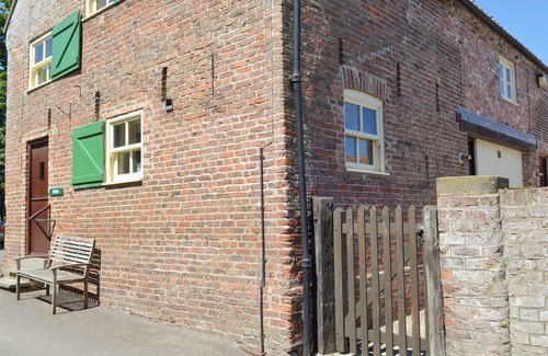Sewerby Cottage | 1 bedroom accommodation in Sewerby, near Bridlington