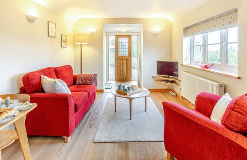Hay-on-Wye Cabin | 1 bedroom accommodation in Ridgeway Cross, near Malvern