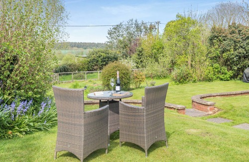 Holworth Cottage | 1 bedroom accommodation in Briantspuddle, near Wareham