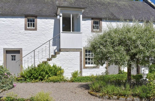 Forfar Cottage | 1 bedroom accommodation in Pitscandly, near Forfar
