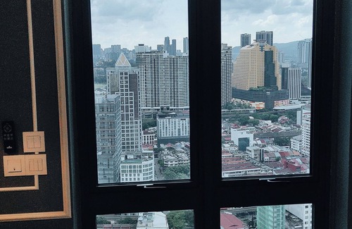 Kuala Lumpur City Centre House | 1-bedroom apartment with balcony in Kuala Lumpur with AC, fitness room, WiFi