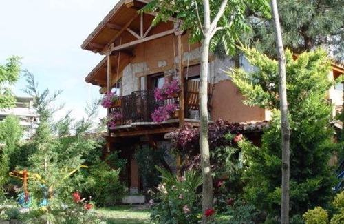 Olmedo Apartment | 1 bedroom apartment - 3 people: With charm and beautiful views of the garden.