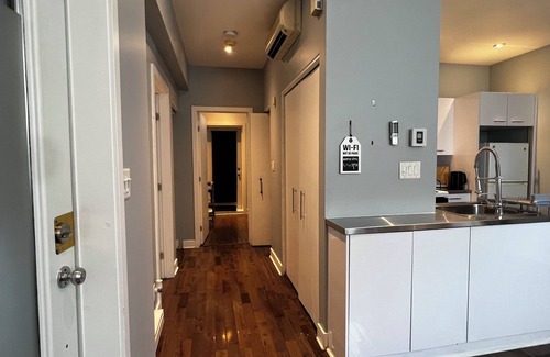 Sainte-Marie Condo | 1 Bedroom Apartment at Le Plateau-Mont-Royal. 10 mins to the Downtown Area.