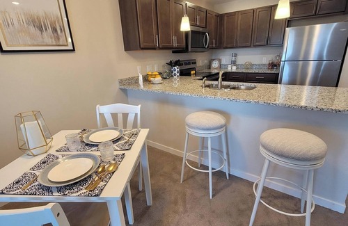 Fenton Apartment | 1-Bedroom apartment in Fenton, MI with Wi-Fi, Fitness Center, & in-unit Laundry!