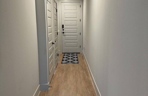 Deep Ellum Apartment | 1-bedroom apartment Suite w/fitness room, WiFi in wonderful Dallas/Deep Ellum.