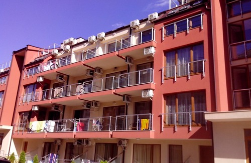 Sozopol Apartment | 1-bedroom apartment with sea and pool view near the beach in the aparthotel
