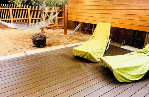 Bay Ho Apartment | 1-bedroom apartmt with full kitchen, bath, private entrance, fenced-in backyard.