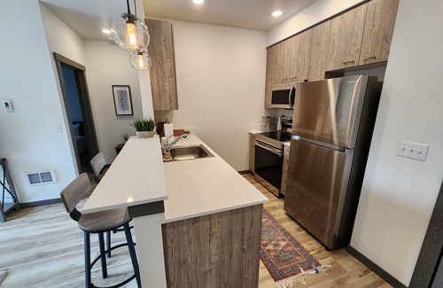South Hill Apartment | 1-bedroom Apt. 304 w/free parking - New Building