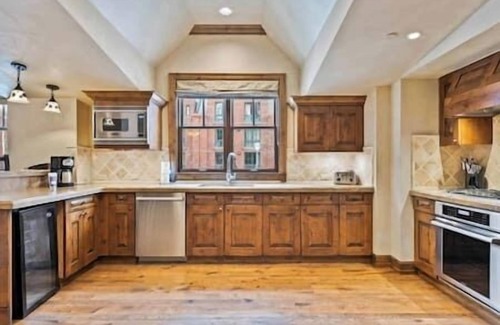 Downtown Resort | 1 Bedroom Aspen Mountain Residences, The Old Hyatt