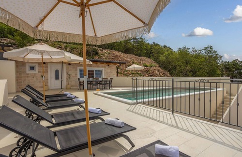 Klanfari House | 1 bedroom awesome home in Dramalj