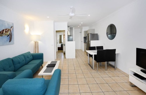 Palm Cove Apartment | 1 Bedroom Beachfront Apartment perfectly situated in the heart of Palm Cove