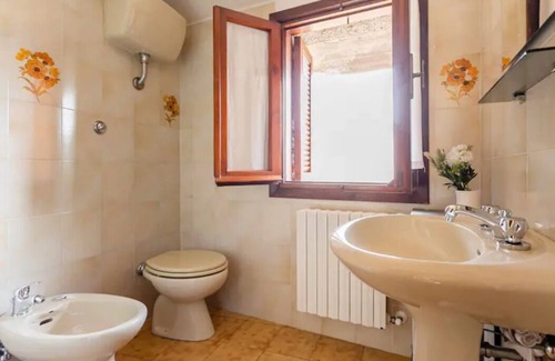 Castel di Tora Bed & Breakfast | 1 Bedroom Bed & breakfast in Castel di Tora