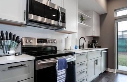 Ohio City Condo | 1 Bedroom Condo Minutes from Downtown- D1