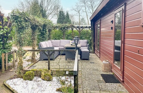 Krachtighuizen House | 1 bedroom cozy (sta)caravan in Putten