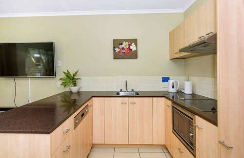 Palm Cove Apartment | 1 Bedroom, First Floor Apartment at Amphora Beachfront Resort in Palm Cove