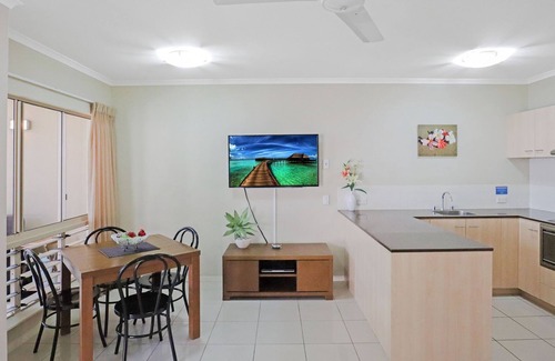 Palm Cove Apartment | 1 Bedroom, First Floor Apartment at Amphora Beachfront Resort in Palm Cove