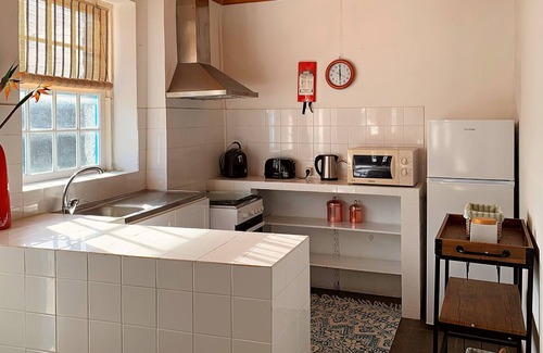 Madalena Apartment | 1 Bedroom Flat in spacious garden