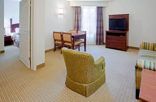 Durham Condo | 1 Bedroom | Free Wi-Fi, Pool, Free Breakfast