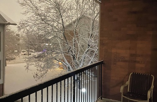 Gatineau Apartment | 1 bedroom fully furnished 80s loft high ceiling close to Ottawa/Gatineau Park